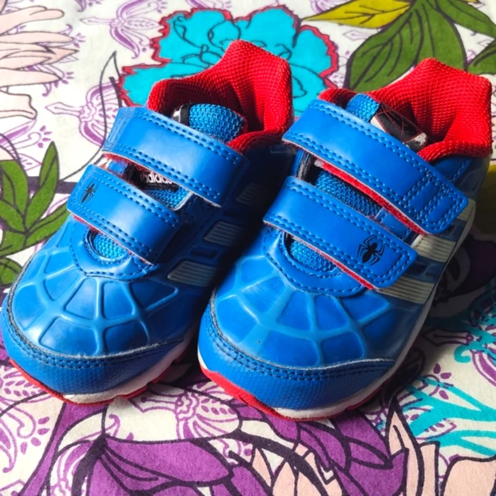 Adidas Disney Spiderman Toddler Shoes - Picture 13 of 13
